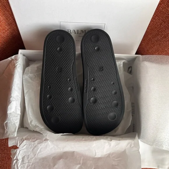 Balmain Slides (RUNS SMALL) - Picture 3 of 5